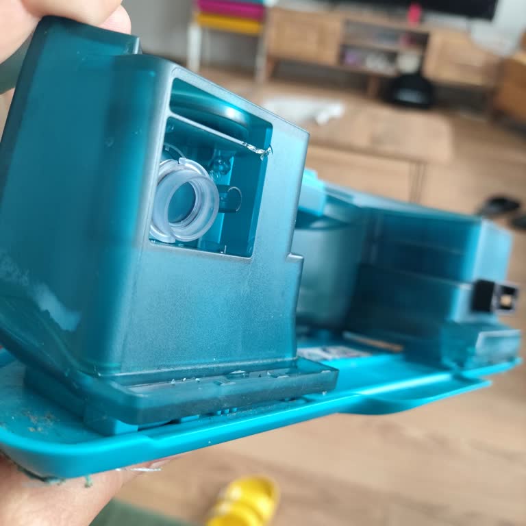 Philips 7000 Serisi Robot Süpürge Su Haznesi Hızla Kırıldı, Dayanıklılık Hayal Kırıklığı