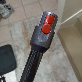 Dyson V12 Detect Slim Boru Kırılması Kullanıcı Hatası Değil Üretim Sorunu Ücretsiz Değişim Talebi
