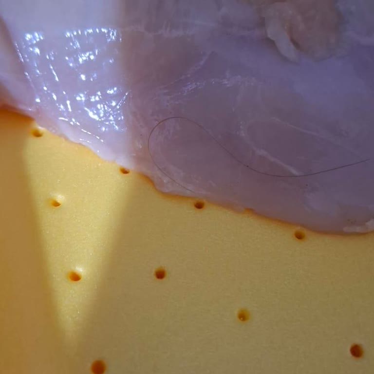 Lezita Piliç Bonfilede Kıl Benzeri Yabancı Madde Ve Cevapsız Değişim Talebi