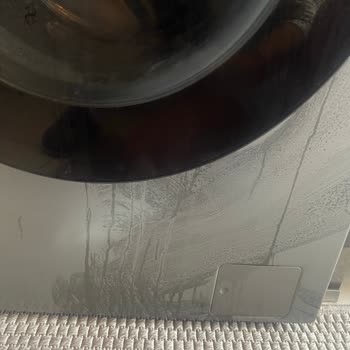 Arçelik Çamaşır Makinesinin Ön Panelindeki Lekeler Garanti Kapsamında Değiştirilmelidir