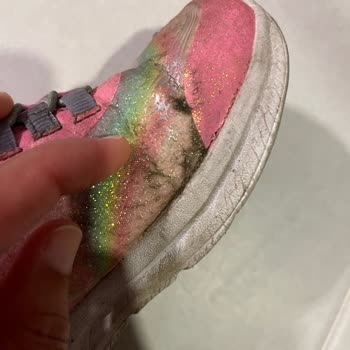Kısa Sürede Yırtılan Skechers Ayakkabısı İçin Değişim Ve İade Talebi
