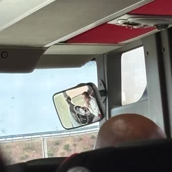 Şoförün Telefon Kullanımı Ve Uzayan Molalar Nedeniyle Güvenlik Riskli Ve Gecikmeli Yolculuk