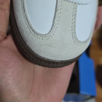 Hasarlı Ve Kirli Adidas Spezial, Dar Adidas Samba İçin Değişim Talebi Ve Cevap Bekliyor