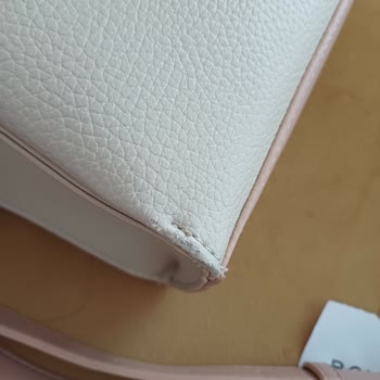 Valentino Çantamda Deri Dökülmesi Ve Deformasyon, Mağaza Kullanıcı Hatası İddiası