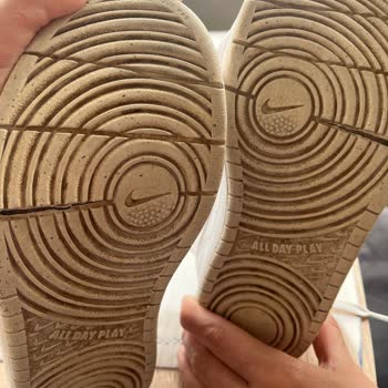 Garanti Kapsamındaki Nike Ayakkabısının Tabanı Açıldı, Değişim Talebi