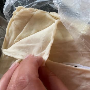 Tarih Geçmiş Yufka Ürünü Sağlık Tehlikesi Ve Ücretsiz İade Talebi