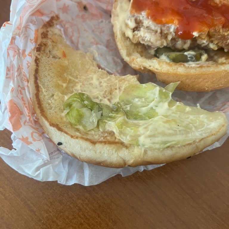 Popeyes’te Çürük Marullu Hamburger İçin İade Talebi