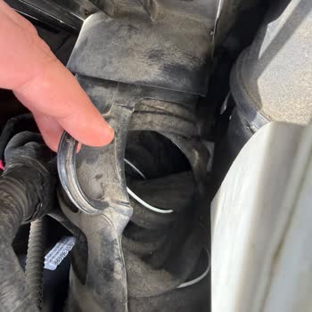 Bosch Car Service Atacan Oto’da Özensiz İşçilik Ve Araç Hasarı