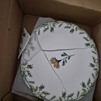 Aryıldız'ın Kötü Paketlemesi Ve Kırık Yamuk Ürünler Nedeniyle Uzun Süreli Mağduriyet