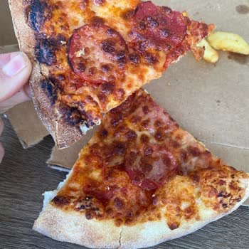 Domino's Pizza Siparişimde Malzeme Eksikliği Ve Sert Taban
