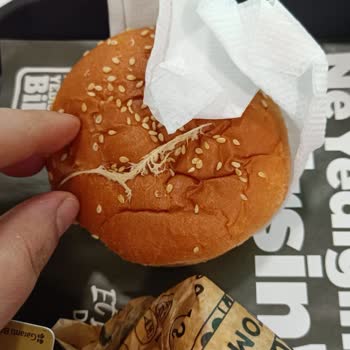 Usta Dönerci Dönerde Tavuk Tüyü Çocuk Menüsünden Çıktı, Sağlık Skandalı