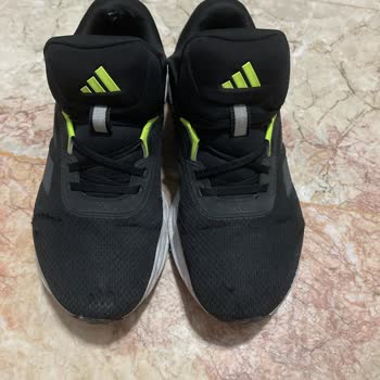 In Street Mağazasında Satın Alınan Adidas Ayakkabıda Erken Yırtılma, Mağaza Sorumluluk Reddi