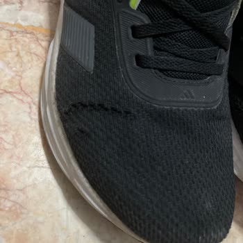 In Street Mağazasında Satın Alınan Adidas Ayakkabıda Erken Yırtılma, Mağaza Sorumluluk Reddi