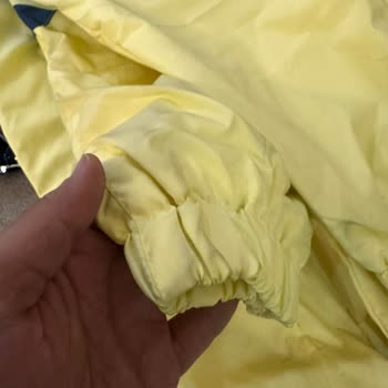 Geç Teslimat, Kirli Yağmurluk Ve Ters Basılmış Doğum Günü Notu