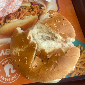 Popeyes Vialand Şubesinde Bayat Hamburger Ekmeği Yemek Olmaz Hale Getirdi