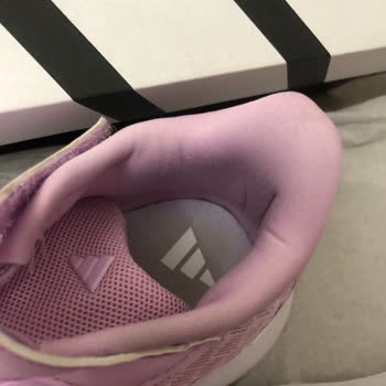 Renk Veren Çocuk Ayakkabısı İçin Değişim Talebi