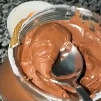 Nutella'nın İçinde Pütür Pütür Bir Şeyler Var