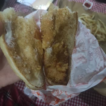 Popeyes Hamburgerinin Kuru Ve Eksik Olması Nedeniyle İade Talebi