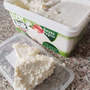 Furpa Markette Bozuk Tam Yağlı Beyaz Peynir Şikayeti