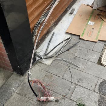 Kentsel Dönüşüm Nedeniyle Kablo TV Ve İnternet Kesintisi İçin Acil Çözüm Talebi