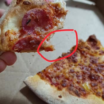 Kıl Çıkan Pizza Ve Geri Dönüşsüz Şikayetler Nedeniyle İade Talebi