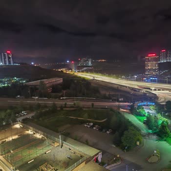 İhlas Caddesi Aydınlatma Sorunu Kurumların Sorumluluk Atmasıyla Çözülmedi