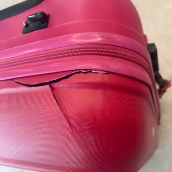 Sunexpress’te Kırık Bavul Ve Yetersiz Müşteri Hizmeti