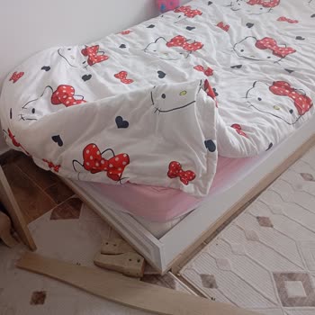 Bensimo Yatak Çabuk Kırıldı, Servis Cevap Vermedi Ve Ücret İstedi