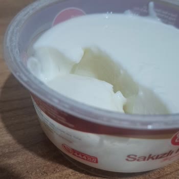 Sakızlı Tatlıda Kıl Çıktı Hijyen Ve Güven Sorunu