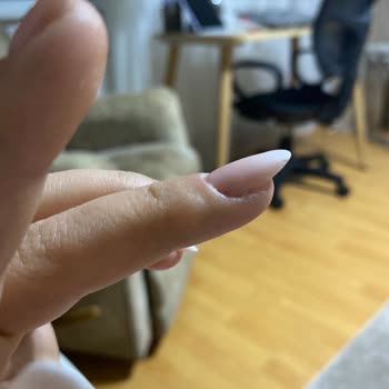 Tırnakçım Randevu Gecikmesi, Kaba Davranış ve Kalitesiz İşçilik Nedeniyle Ücret İadesi Talebi