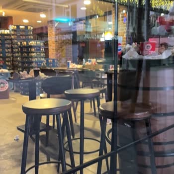 Saloon Burger Esenler Şubesinde 50 Dakikada Hazırlanan Siparişte Hijyen Ve Servis Sorunları
