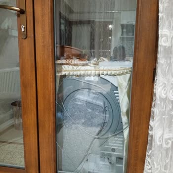 Torima Cam Temizleme Robotunun Vakumu Bırakmasıyla Cam Kırılması Ve Masrafının Karşılanması