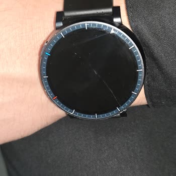 Pantalla rayada en Amazfit Active Max tras poco tiempo de uso, pido reparación