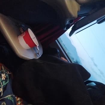 Pamukkale Otobüsünde Dar Koltuklar Ve Bozuk Ön Koltuk Şikayeti