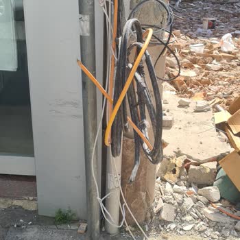 Kablo Net’in Yıkım Sonrası İnternet Kesintisi: 5 Gün Çözüm Yok, Acil Bağlantı Talebi