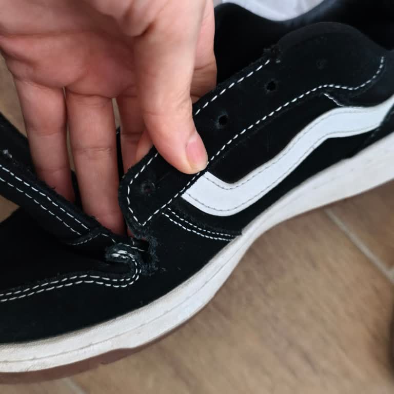 Vans Ayakkabısının Ayıplı Olması, Üretim Kusuru Bulunmadığı Gerekçesiyle İade Reddedildi