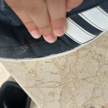FLO Ayakkabı Adidas Ayakkabısının Kısa Sürede Açılması Ve Mağazanın İade Ve Değişim Reddi