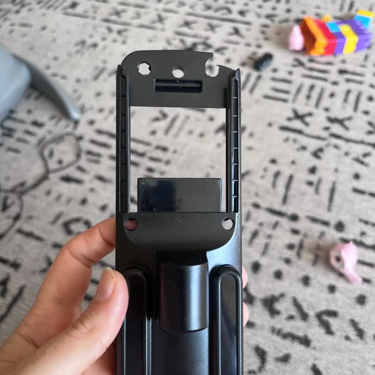 Philips 7057 Şarjlı Süpürge Batarya Kapağı Kendi Kendine Kırıldı