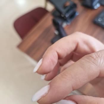 Aytume Beauty Plus'ta Hatalı Kalıcı Oje Ve İade Reddi