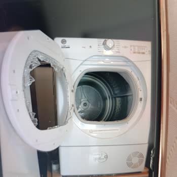 Hoover Kendi Kendine Patlayan Ön Cam Ve Garanti Kapsamında Ücretsiz Değişim Talebi