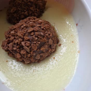 Kinder Joy Ambalajı Açık Ve Bozulmuş: Sağlık Endişesi