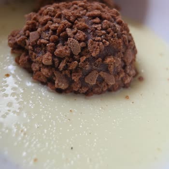Kinder Joy Ambalajı Açık Ve Bozulmuş: Sağlık Endişesi