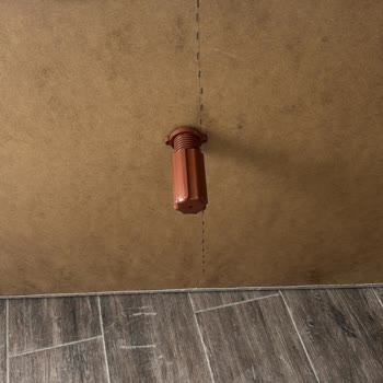Kırık Ayakları Ve Zımba Telinde Sabitlenmiş Kanepede İade Ve Değişim Reddi