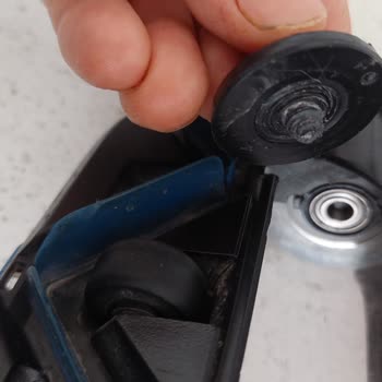 Philips Dikey Süpürge Fırça Başlığı Kırıldı, Garanti Kapsamında Ücretsiz Parça Değişimi Talebi