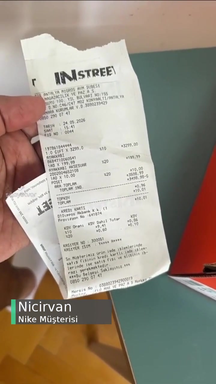 Nike Bağcık Tarafında Bağcık Yerlerinin Dikişsiz Olması Ve Açık Olması videonun kapak resmi