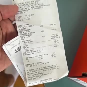 Nike Bağcık Tarafında Bağcık Yerlerinin Dikişsiz Olması Ve Açık Olması