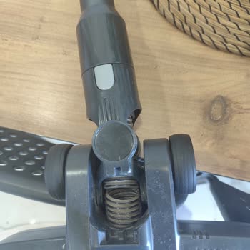 Karaca Vantuz Power Up Dikey Süpürge Hortumu Tekrar Yırtılıyor, Garanti Kapsamında Değişim İstiyorum