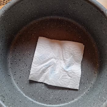Boyası Akan Granit Kızartma Tenceresi Sağlık Tehlikesi Ve Mağaza İhmali