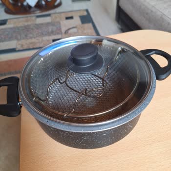 Boyası Akan Granit Kızartma Tenceresi Sağlık Tehlikesi Ve Mağaza İhmali