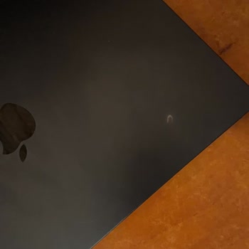 Macbook Air M2 Yetkili Serviste Çizik Ve Sorumluluk Reddi Şikayeti